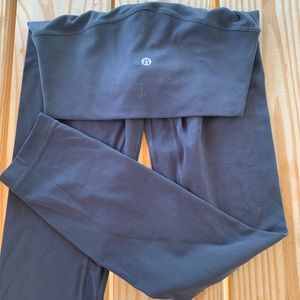 Size 4 lululemon aligns 25 inch, grey